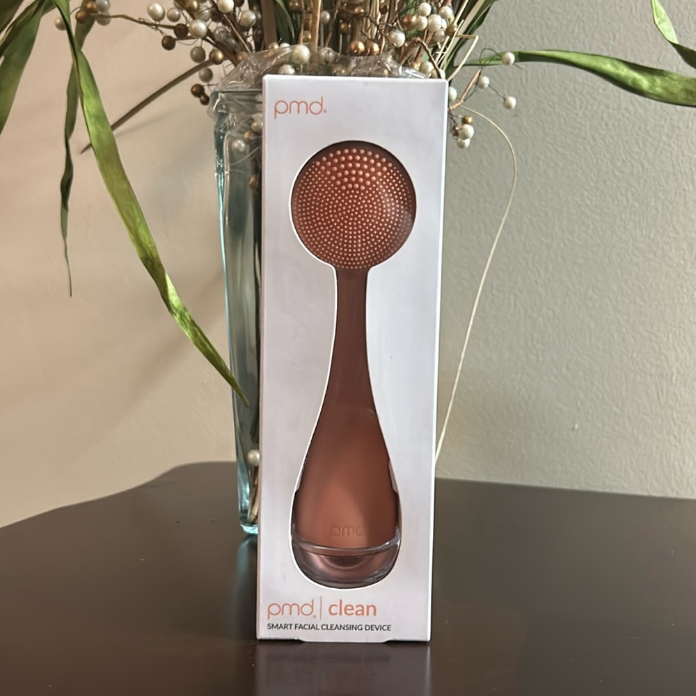 PMD Smart Facial Cleansing Device (NWOT)